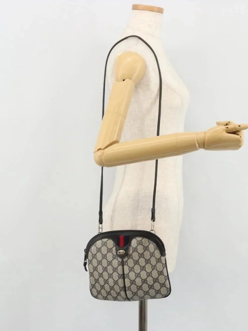 GUCCI GG Supreme Sherry Line Shoulder Bag PVC Navy Gold Auth 175532